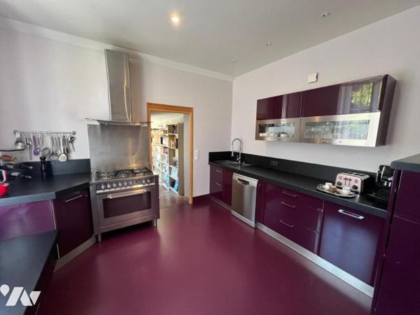 RARE A LA VENTE ORBEC MAISON DE CARACTERE AUX PRESTATIONS DE QUALITES AVEC TRES BEAU PARC ARBORE