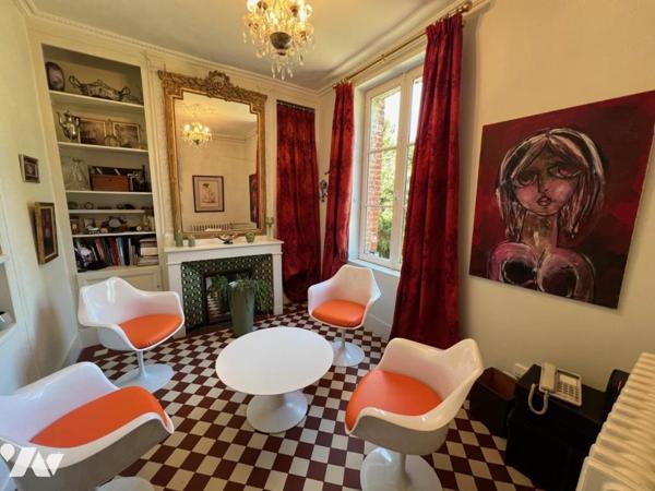 RARE A LA VENTE ORBEC MAISON DE CARACTERE AUX PRESTATIONS DE QUALITES AVEC TRES BEAU PARC ARBORE