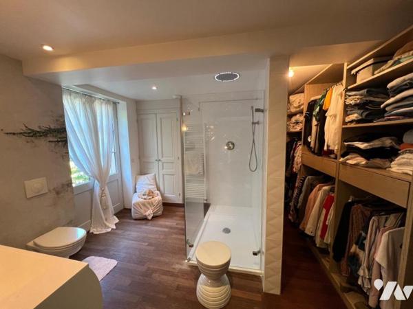 RARE A LA VENTE ORBEC MAISON DE CARACTERE AUX PRESTATIONS DE QUALITES AVEC TRES BEAU PARC ARBORE