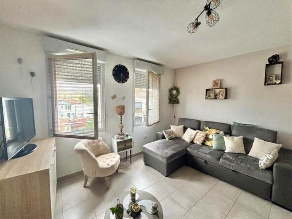 Bel appartement T2 au calme avec terrasse sur les hauteurs de St Esprit