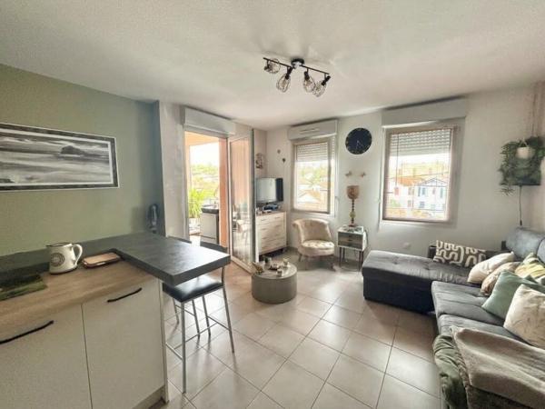 Bel appartement T2 au calme avec terrasse sur les hauteurs de St Esprit