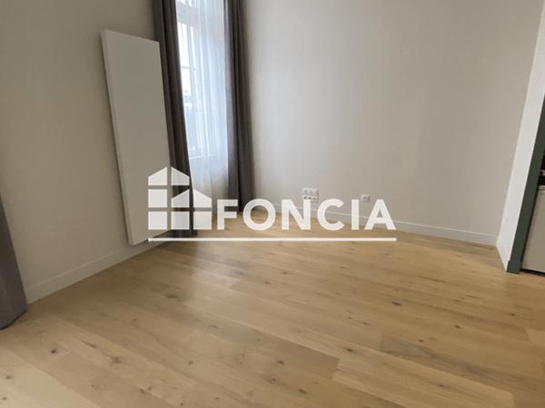 Location Studio 30.4 m² - 70 BIS AVENUE JEAN GUITON La Rochelle 17000