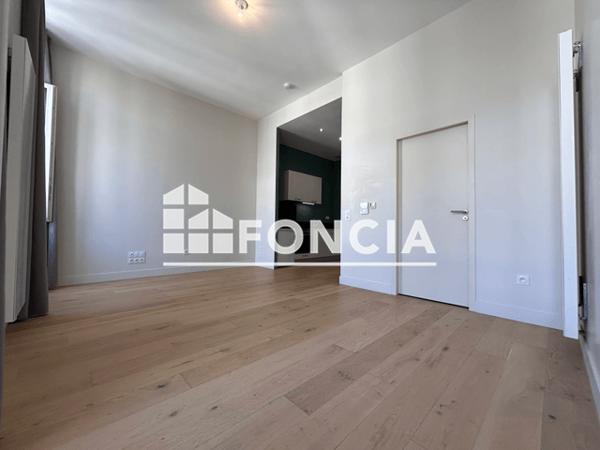 Location Studio 30.4 m² - 70 BIS AVENUE JEAN GUITON La Rochelle 17000