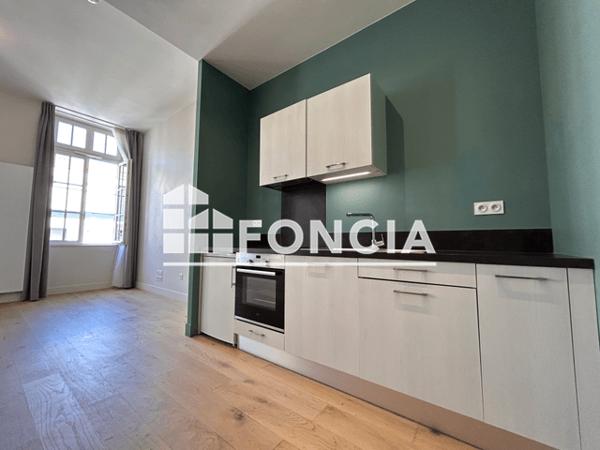 Location Studio 30.4 m² - 70 BIS AVENUE JEAN GUITON La Rochelle 17000