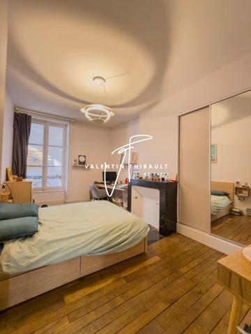 APPARTEMENT T5  – TERRASSE – POITIERS CENTRE VILLE (PLATEAU)