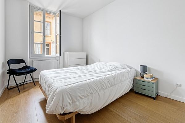 Maison de ville rénovée, terrasse, cour et garage