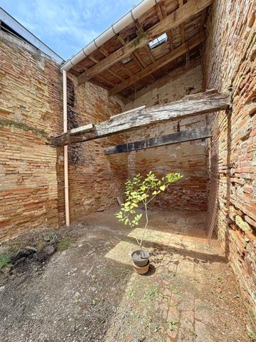 Maison de ville rénovée, terrasse, cour et garage