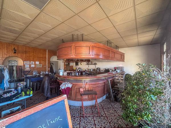 Maison Courcon 3 pièce(s) 181 m2,