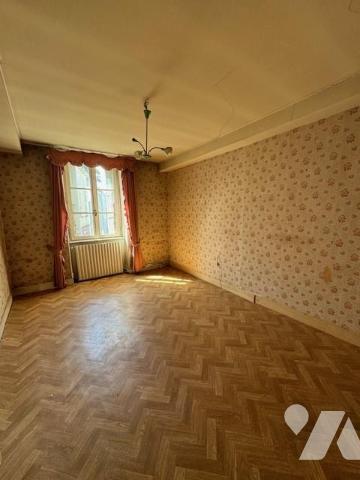 MAISON ANCIENNE A RESTAURER 