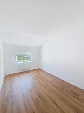 Maison entièrement rénovée avec 3 chambres, 1 bureau, terrasse et jardin aux portes des frontières !