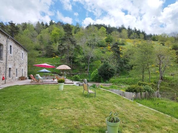 Le Malzieu-Ville (48140) Magnifique corps de ferme entièrement rénové, cadre exceptionnel, Lozère, secteur Margeride