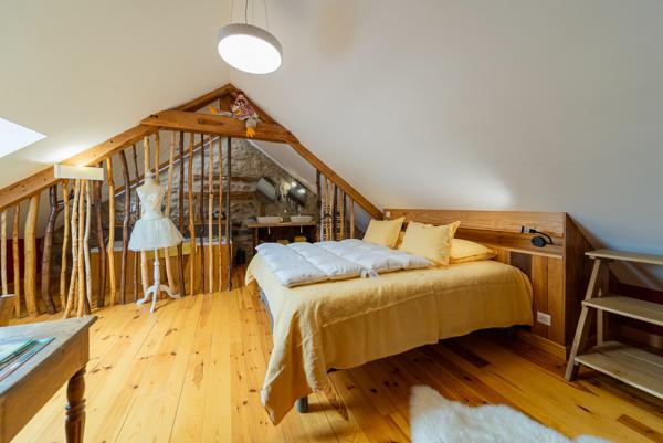 Le Malzieu-Ville (48140) Magnifique corps de ferme entièrement rénové, cadre exceptionnel, Lozère, secteur Margeride