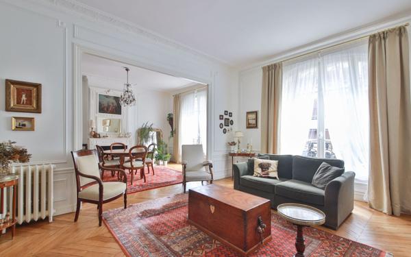 Appartement à vendre    4 pièces • 110,85 m2 Paris 16