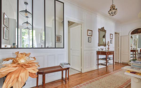 Appartement à vendre    4 pièces • 110,85 m2 Paris 16