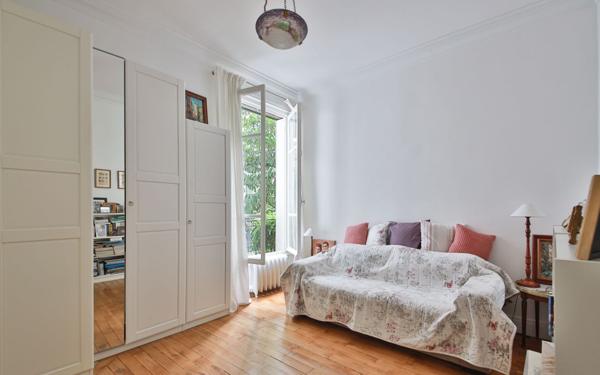 Appartement à vendre    4 pièces • 110,85 m2 Paris 16