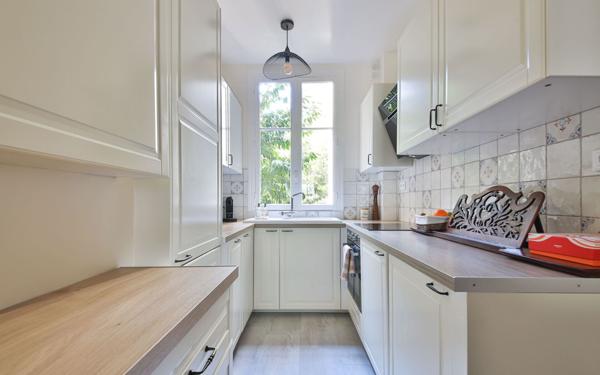 Appartement à vendre    4 pièces • 110,85 m2 Paris 16