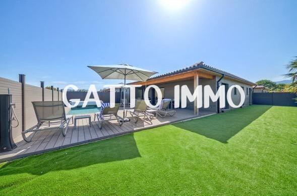 Lecci (20137) A VENDRE VILLAS T4 // T5 MEUBLES AVEC PISCINE PRIVATIVE EN RESIDENCE 5 ETOILES PREMIUM A LECCI EN CORSE