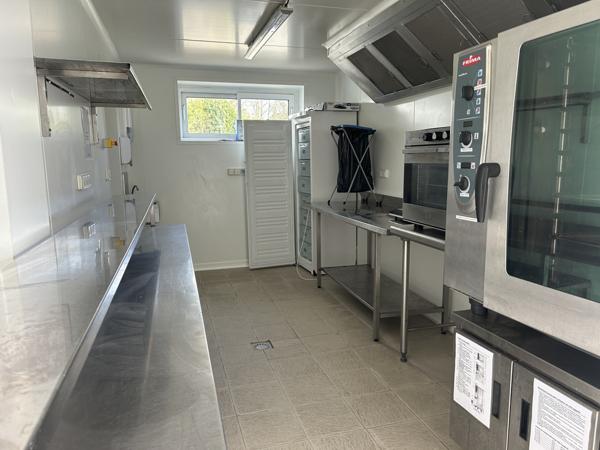 Vannes (56000) Aux portes de Vannes ! Un complexe événementiel de plus de 500 m2