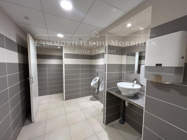 Vannes (56000) Aux portes de Vannes ! Un complexe événementiel de plus de 500 m2