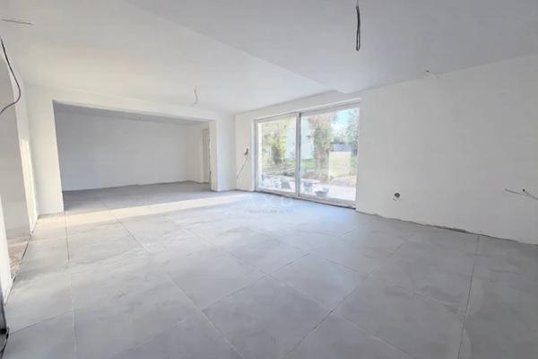 Appartement T3 avec terrasse et jardin