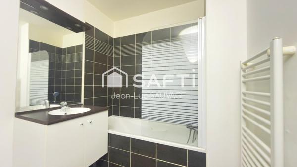 T2 avec terrasse + parking ds résidence sécurisée.