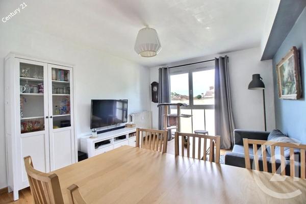 Appartement F3 à vendre  3 pièces - 53 m 2   CHATEAU THIERRY  - 02