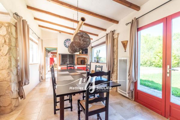 Propriété de 400 m² sur terrain paysagé de 3411m²