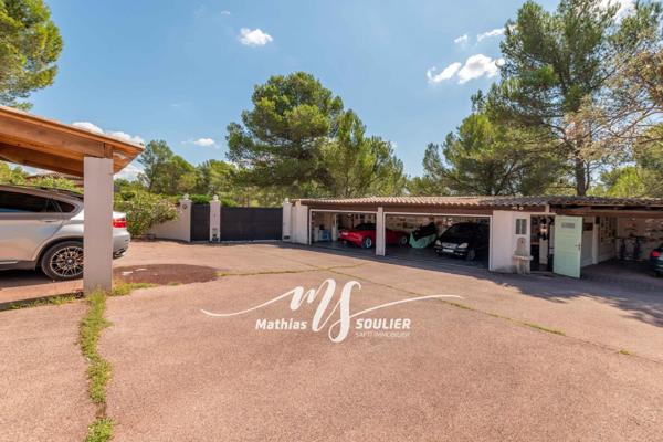 Propriété de 400 m² sur terrain paysagé de 3411m²