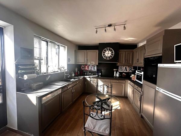 Maison TRIEL-SUR-SEINE 6 pièce(s) 121 m² €549 000 ** - Référence 1086