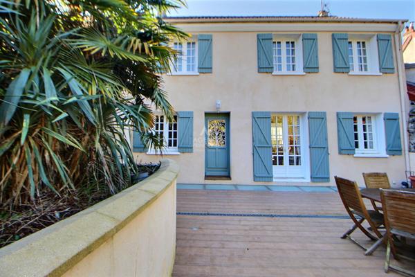 Maison TRIEL-SUR-SEINE 6 pièce(s) 121 m² €549 000 ** - Référence 1086