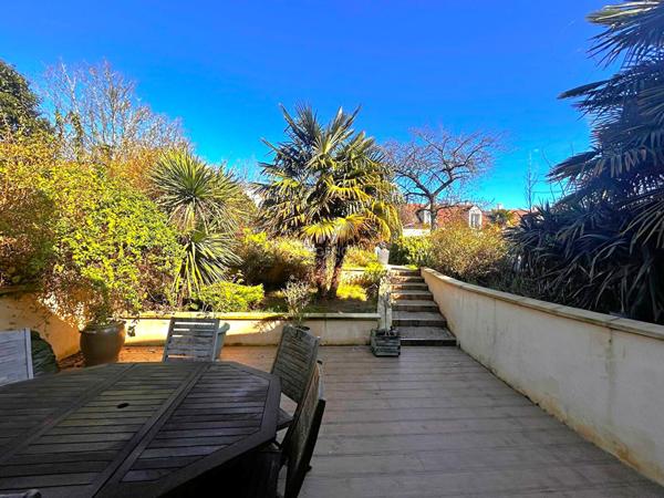 Maison TRIEL-SUR-SEINE 6 pièce(s) 121 m² €549 000 ** - Référence 1086