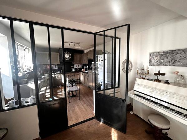 Maison TRIEL-SUR-SEINE 6 pièce(s) 121 m² €549 000 ** - Référence 1086