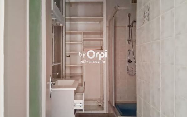 Appartement à vendre    3 pièces • 80 m2 Montluçon