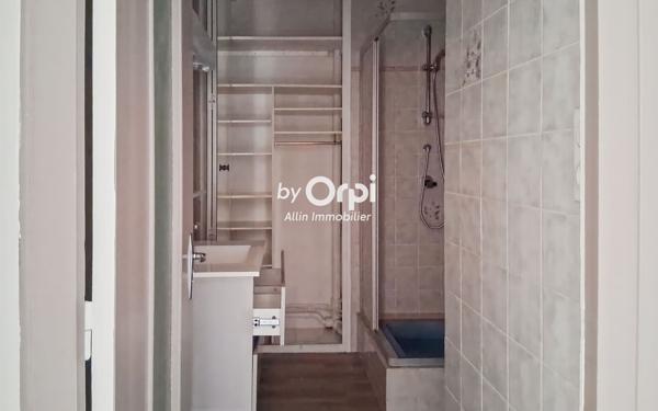 Appartement à vendre    3 pièces • 80 m2 Montluçon