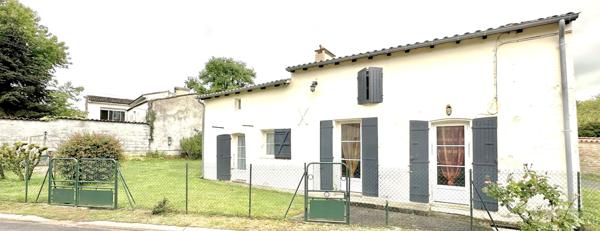 maison en pierres au calme dans un hameau
