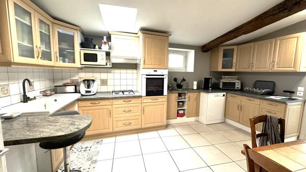 maison en pierres au calme dans un hameau