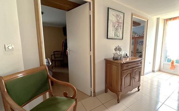 maison en pierres au calme dans un hameau