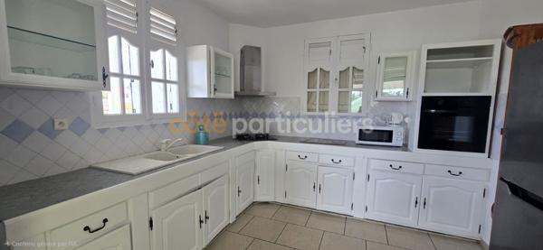 Vente
                Maison390 m² - 16 Pièces -
                    SAINTE ANNE (97180)