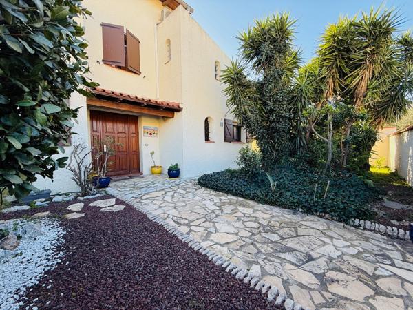 MAISON T7 AVEC PISCINE ET GARAGE