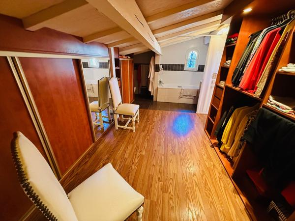 MAISON T7 AVEC PISCINE ET GARAGE