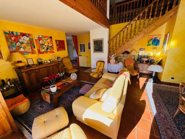 MAISON T7 AVEC PISCINE ET GARAGE