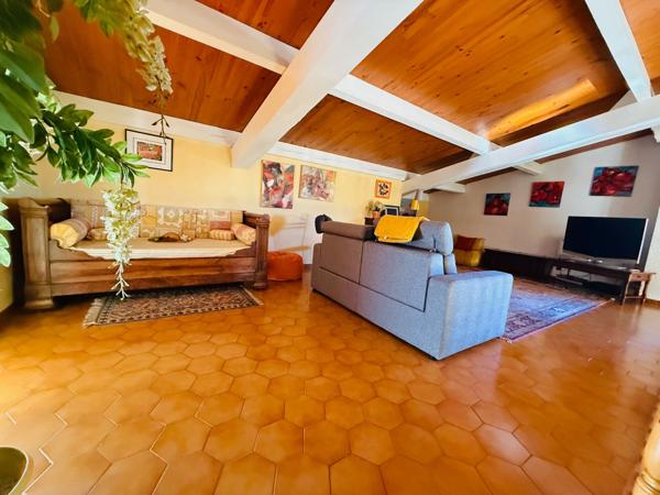 MAISON T7 AVEC PISCINE ET GARAGE