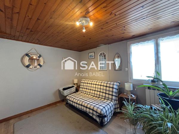 Confort, cour et garages : maison à ne pas manquer