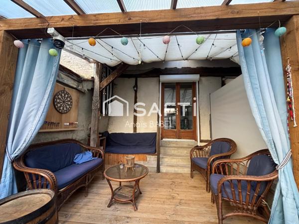 Confort, cour et garages : maison à ne pas manquer