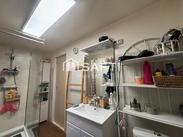 Confort, cour et garages : maison à ne pas manquer