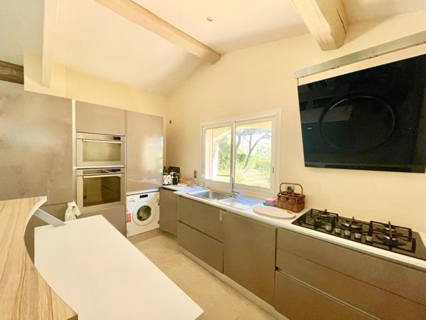 Puget/Argens- au calme villa 240 m2 - 5 chambres piscine -sous sol 150m2