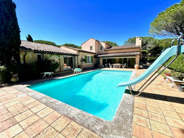 Puget/Argens- au calme villa 240 m2 - 5 chambres piscine -sous sol 150m2