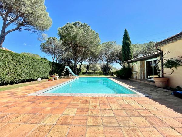 Puget/Argens- au calme villa 240 m2 - 5 chambres piscine -sous sol 150m2