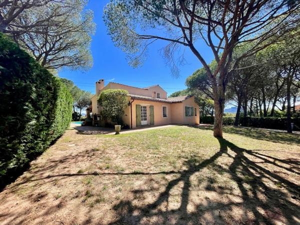 Puget/Argens- au calme villa 240 m2 - 5 chambres piscine -sous sol 150m2