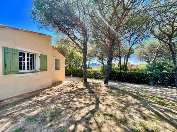 Puget/Argens- au calme villa 240 m2 - 5 chambres piscine -sous sol 150m2